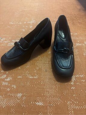 Antonio Melani Classic Black Knot-Accent Block Heel Loafers